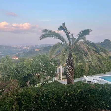 Assunta Con Piscina ヴィラ *