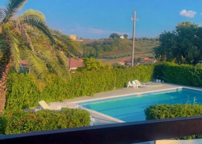 Assunta Con Piscina Benevento